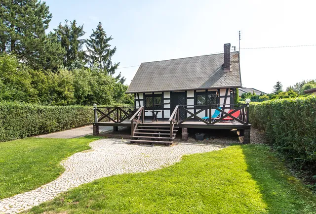 Dom nad jeziorem Sapowice