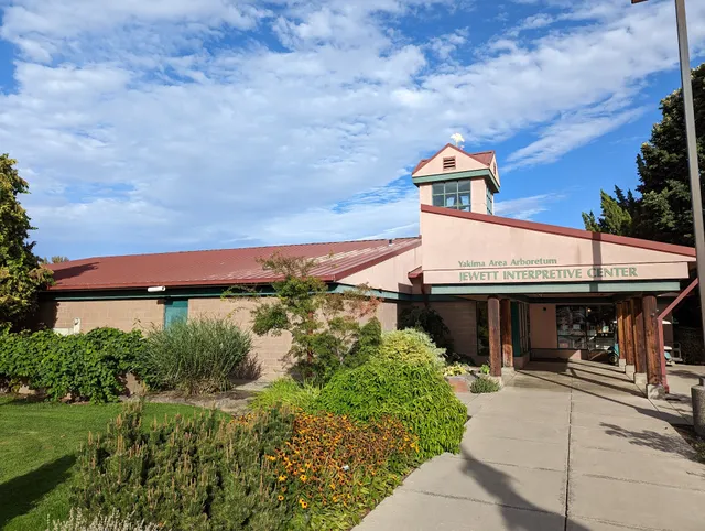 Arboretum & Botanical Garden