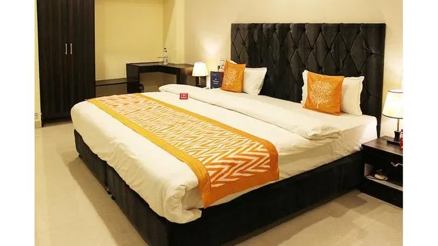 OYO 2702 Hotel Mansarover International