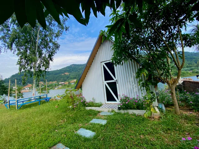 Nhà Ven Hồ Đồng Đò