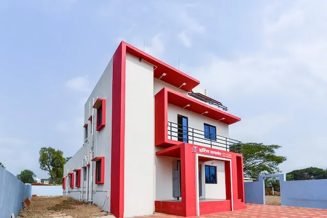 SPOT ON Hotel Diamond Lodging And Boarding