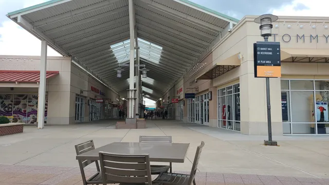 Chicago Premium Outlet Mall