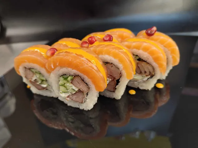 Sushi TU TAJ. Dostawa i na wynos