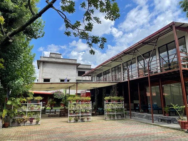 Hotel Yarlung - Rooms and Serviced Apartments