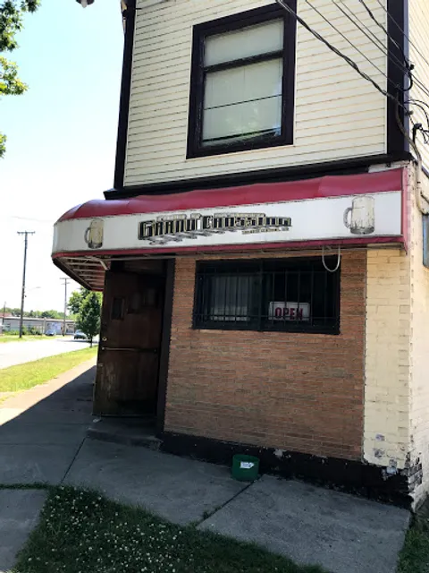 Grand Crossing Bar & Grill