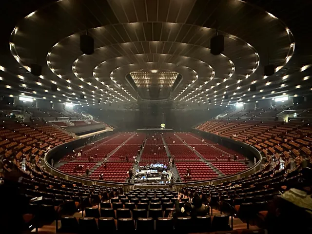 Osaka-Jo Hall