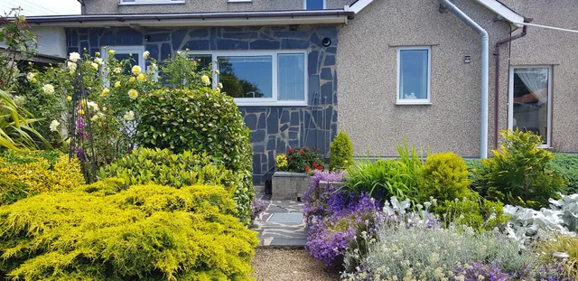 Llwyn Derw Holiday Cottage