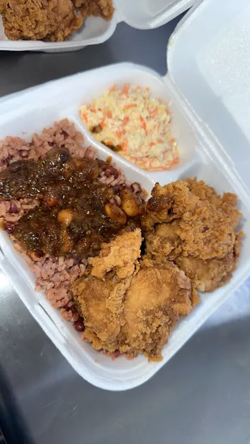 Cruza’s Fry Chicken & Jamaican Restaurant