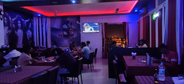 Hotel SKY Family Restaurant & Bar