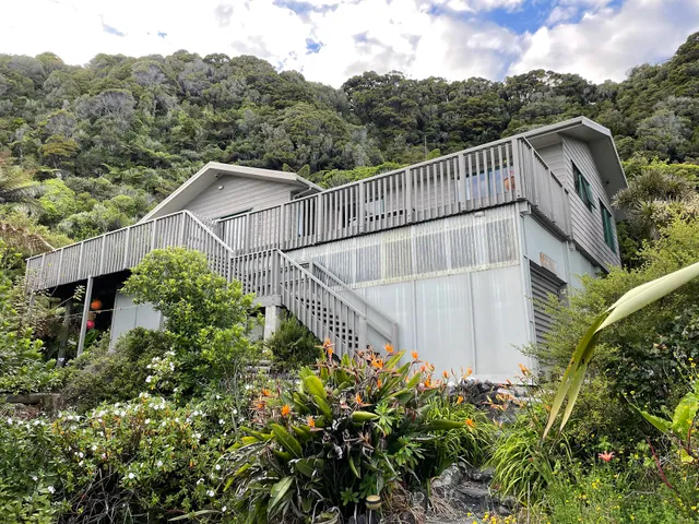 Waituhi at Whitehorse Bay