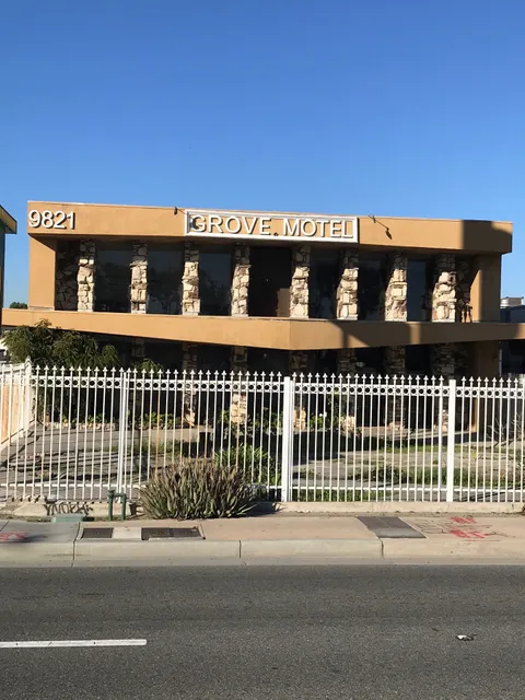 Grove Motel