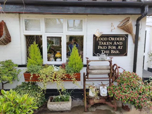 The White Horse Crostwick