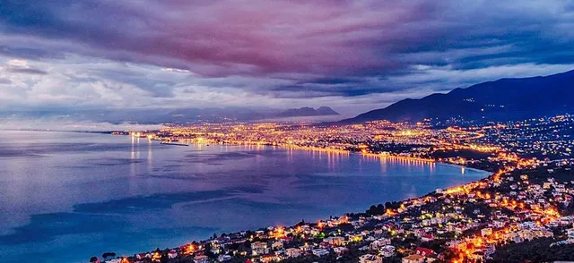 Downtown golden apartment