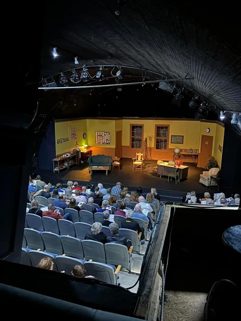 Trumbull New Theatre Inc