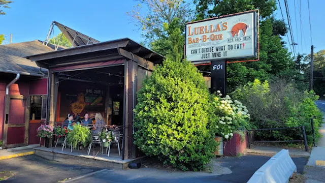 Luella’s Bar-B-Que