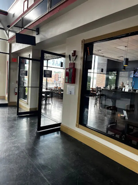 Limit Sports Bar & Grill