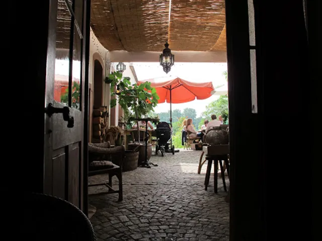 CORNEL`S Cafébar & Vinothek