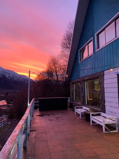 Hostel Monrepos bed and breakfast restaurant tour operador