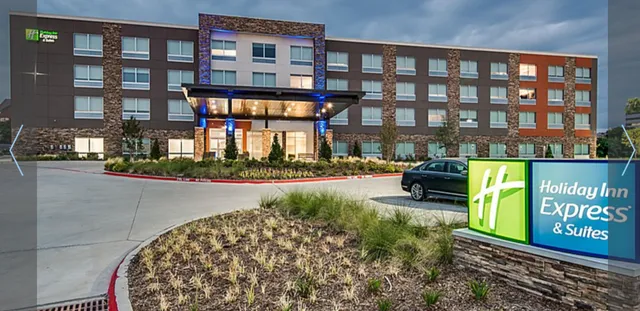 Holiday Inn Express & Suites Dallas North - Addison