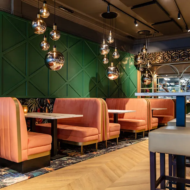 KRUL Restaurant & Bar