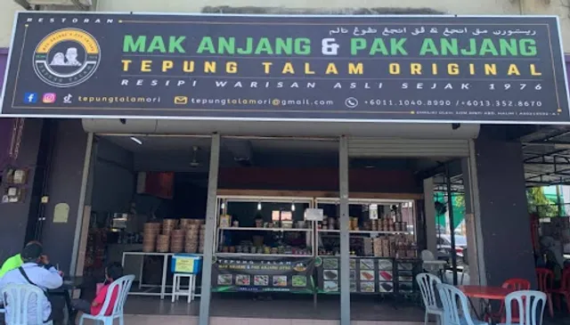 Mak Anjang & Pak Anjang Tepung Talam