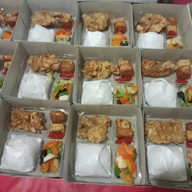 Tiara Que(aneka snack dan nasi dus)