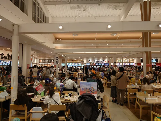 Food Court