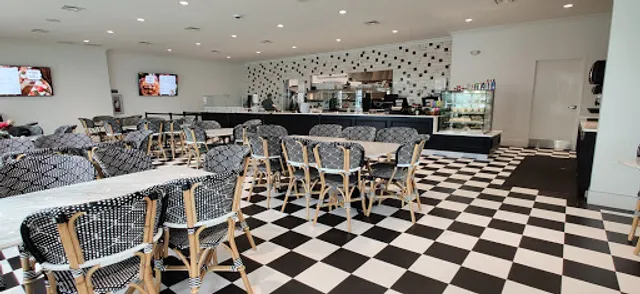 Viola & Dot's Italian Kitchen & Pizzeria