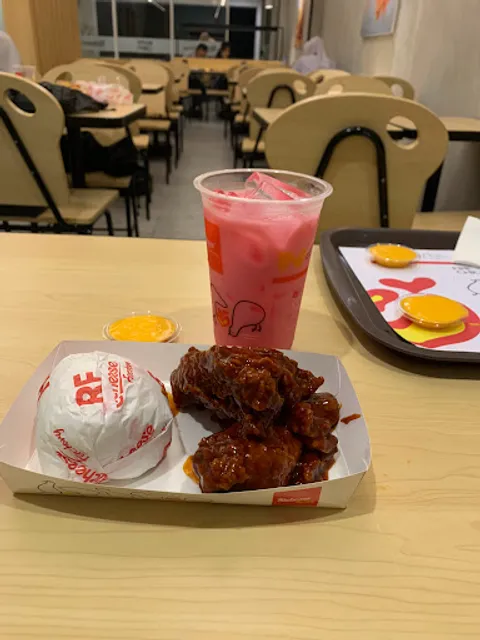 Richeese Factory Buaran