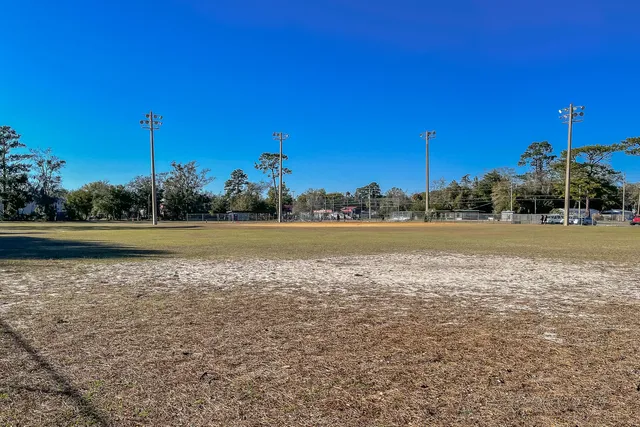 Garden City E. Public Park