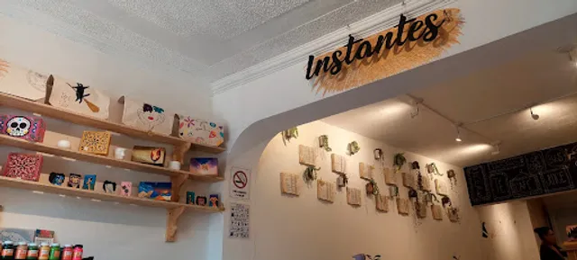 Instantes Arte y Sushi