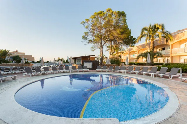 Sirenis Seaview Country Club