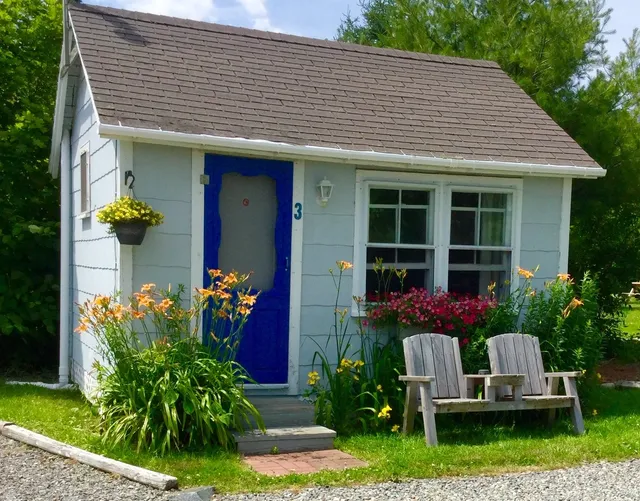 Isleview Motel and Cottages