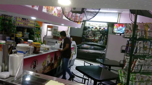 LA michoacana paleteria y neveria