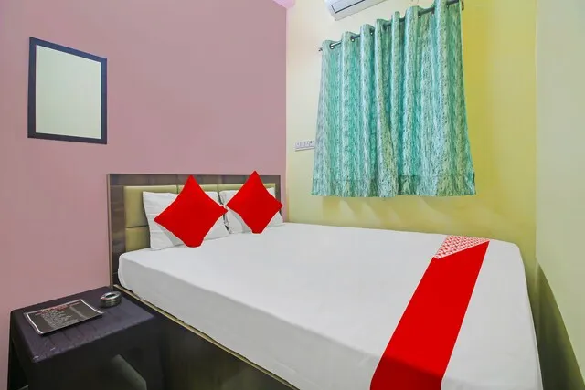 OYO Flagship F Three Hotel