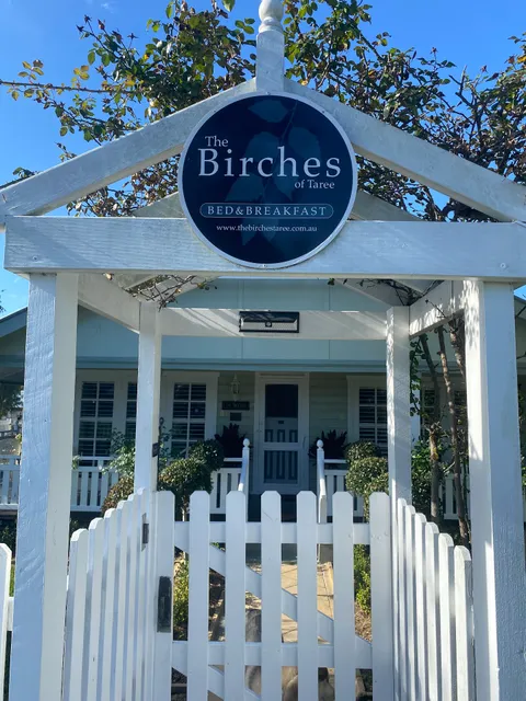 BIRCHES B & B