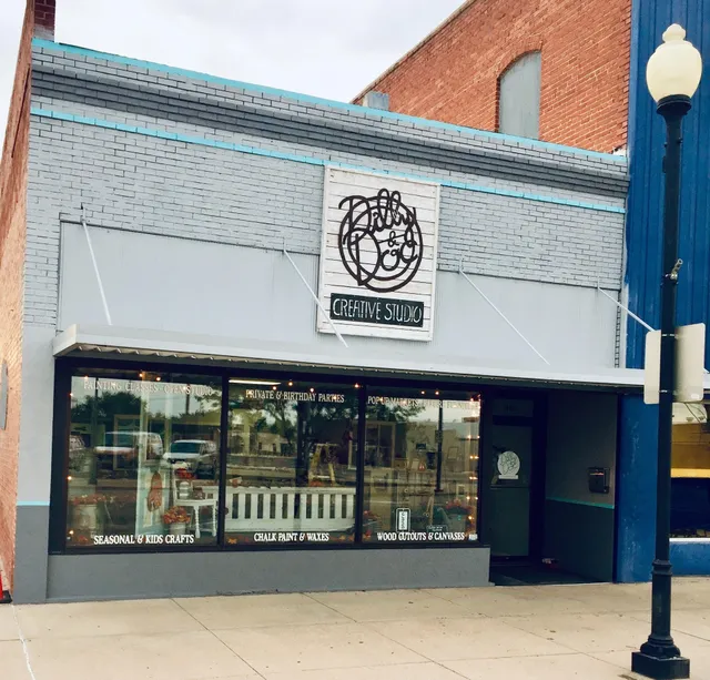 Dilly & Doc Creative Studio