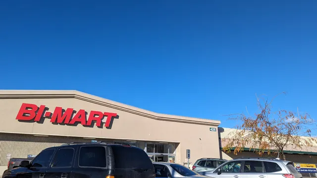 Bi-Mart Membership Discount Stores
