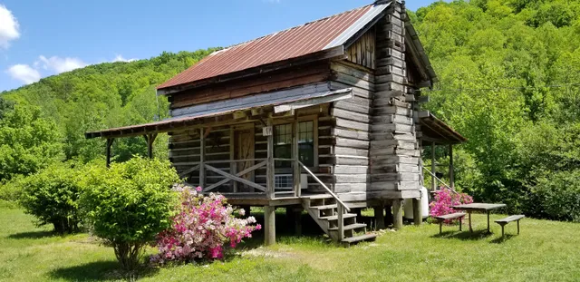 Hammer's Hideaway Campground