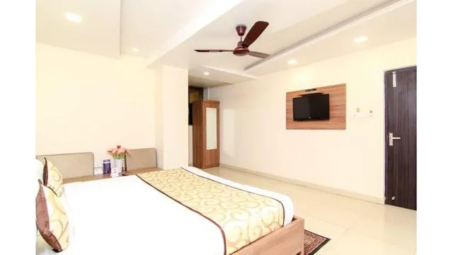 OYO 13932 Hotel Pushpanjali
