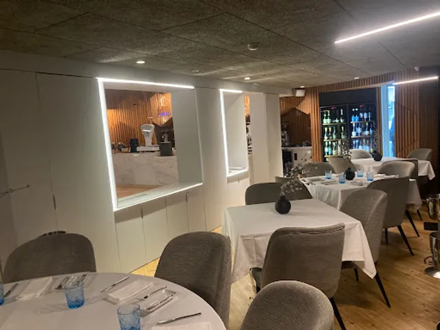 Divino Restaurant & Lounge