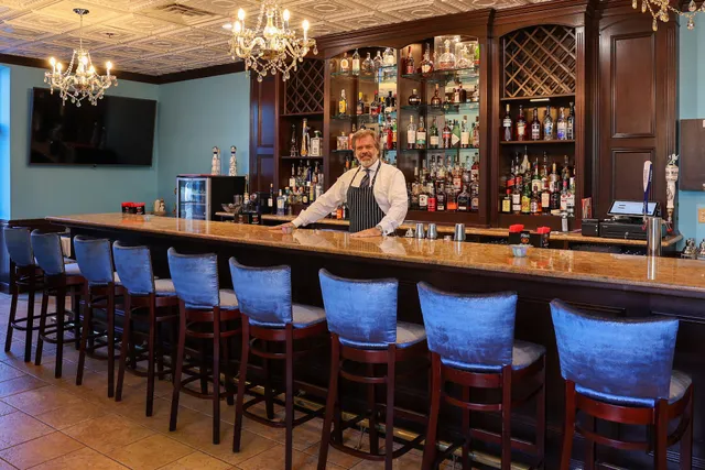 Vette Dining at Calabria