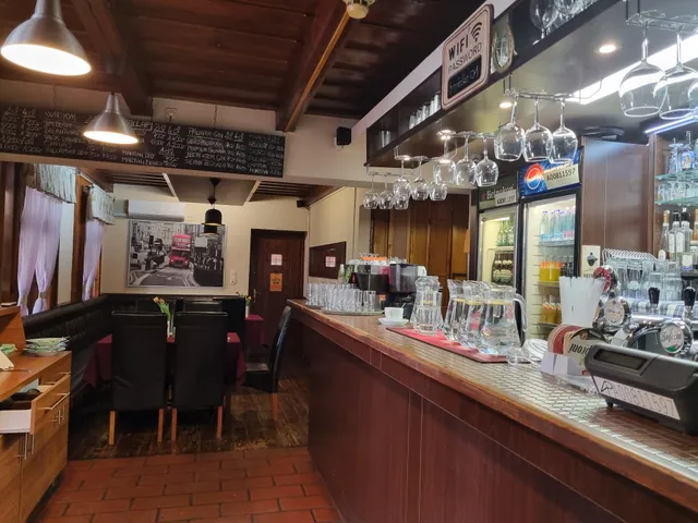 Kert Étterem Caffé & Grill