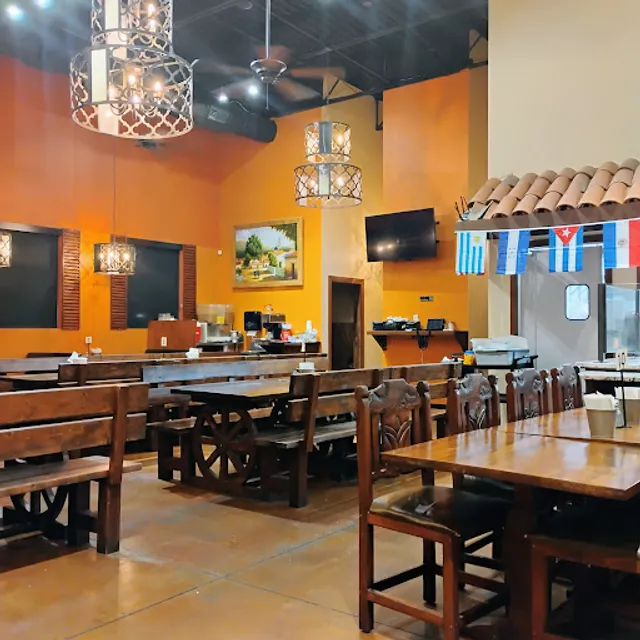 Cerro Bonito Pupuseria y Panaderia