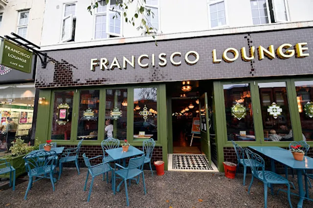 Francisco Lounge