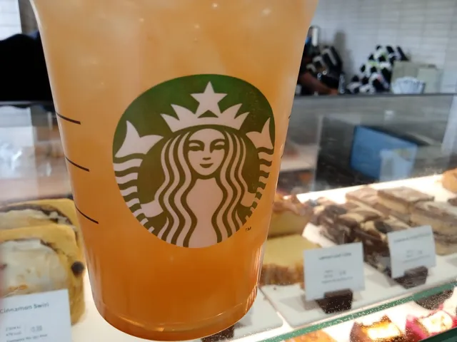 Starbucks Coffee, Platform 5 & 6