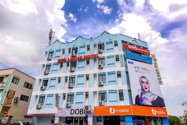 Capital O 252 Lotus Hotel