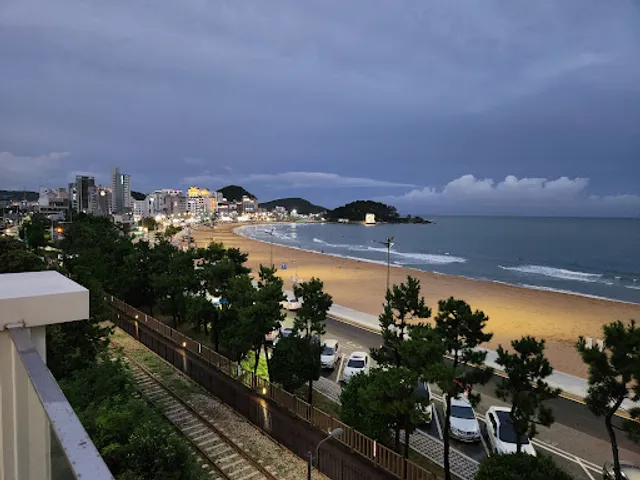 홀리라운지 Holi lounge 海景西餐厅 サーフホリック