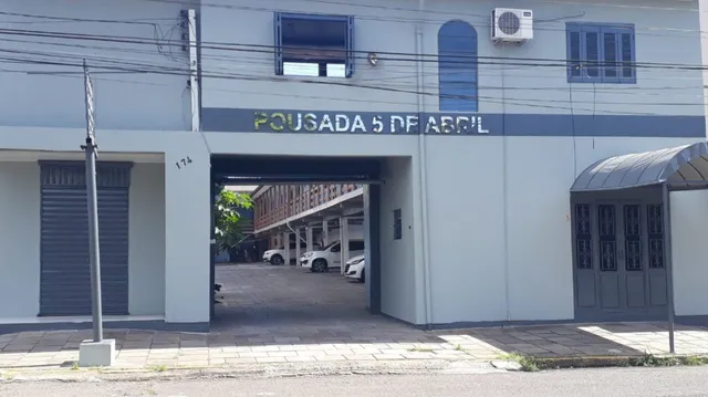 Hotel e Pousada 5 De Abril