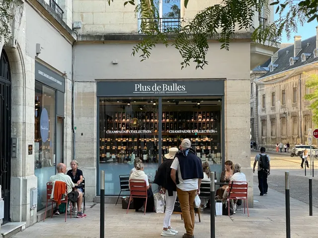 Plus de Bulles - La Cave - Le spécialiste du Champagne